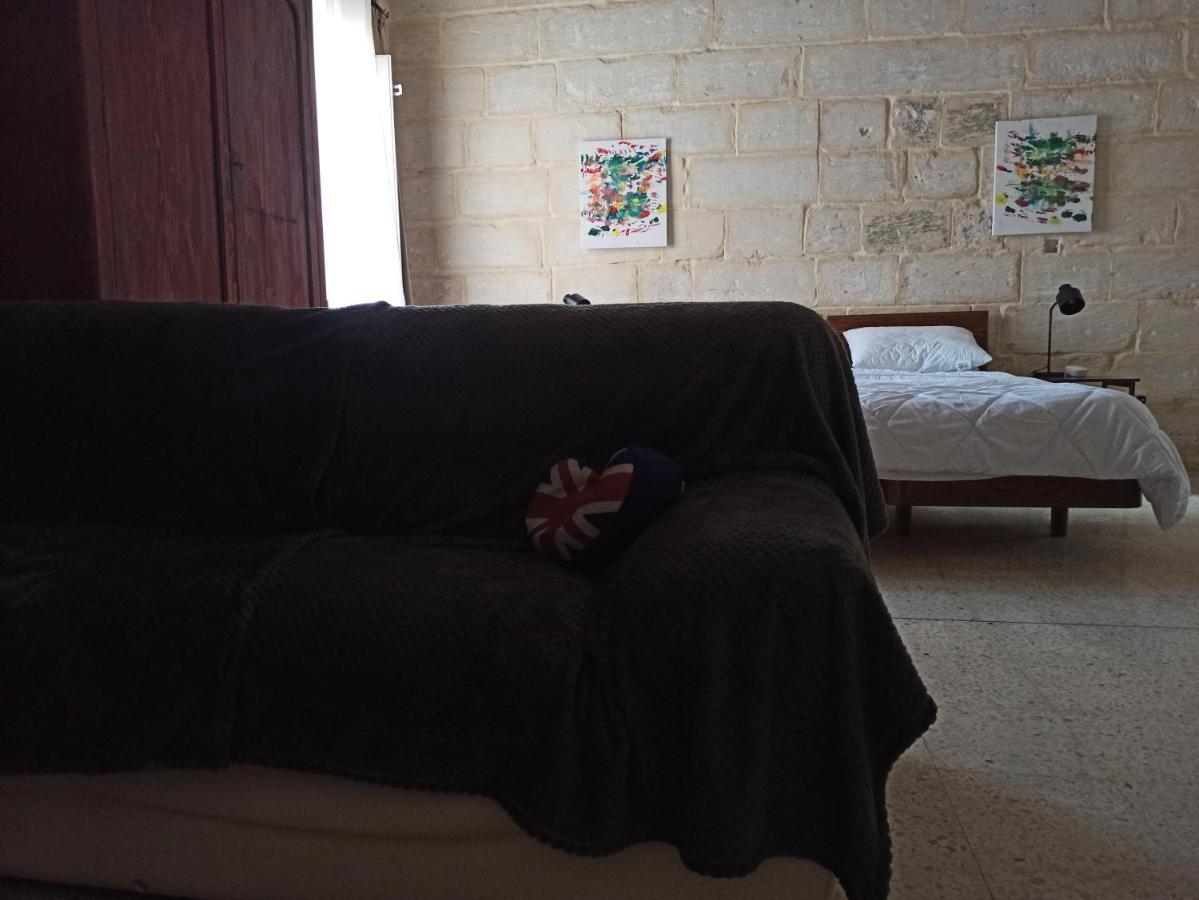 Beautiful Studio Apartment In Qormi Malta Exterior foto