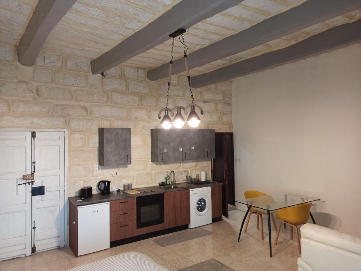 Beautiful Studio Apartment In Qormi Malta Exterior foto